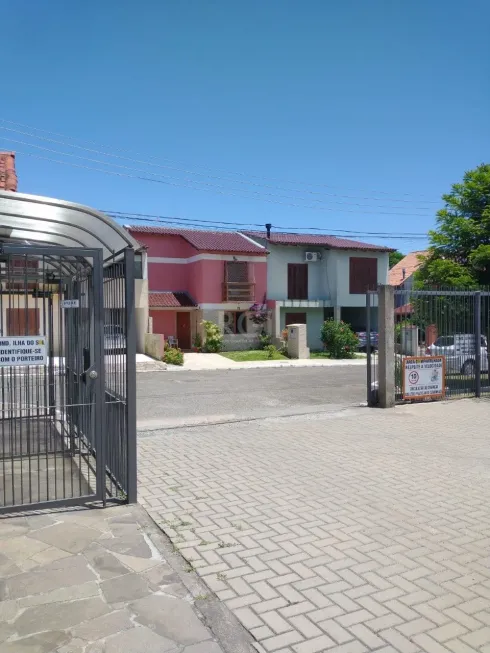 Foto 1 de Casa de Condomínio com 4 Quartos à venda, 154m² em Guarujá, Porto Alegre