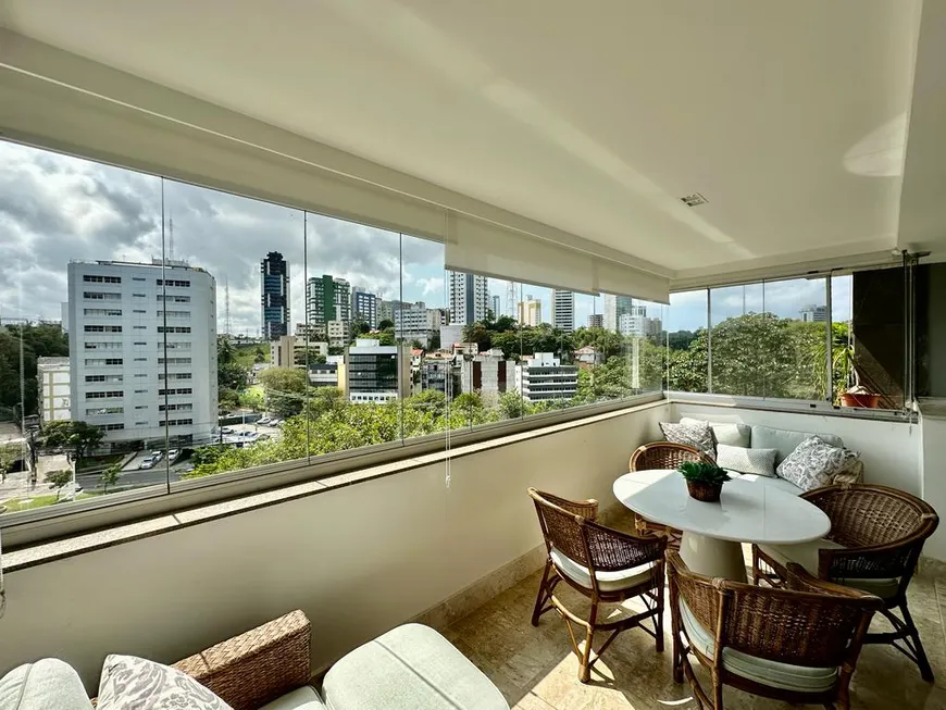 Foto 1 de Apartamento com 5 Quartos à venda, 217m² em Ondina, Salvador