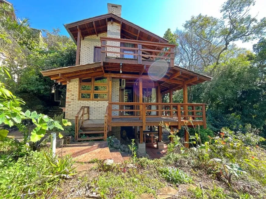 Foto 1 de Casa com 3 Quartos à venda, 119m² em Teresópolis, Porto Alegre