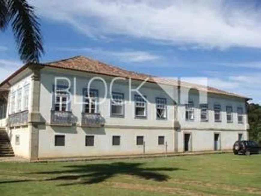 Foto 1 de Fazenda/Sítio com 7 Quartos à venda, 820m² em Monte Castelo, Três Rios