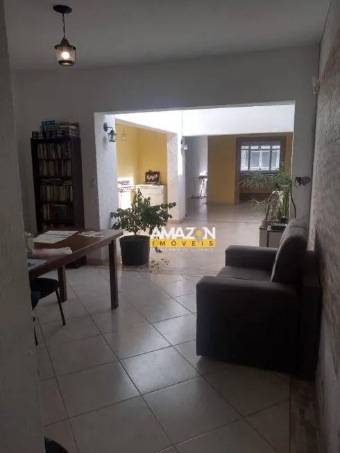 Foto 1 de Casa com 5 Quartos à venda, 380m² em Centro, Taubaté