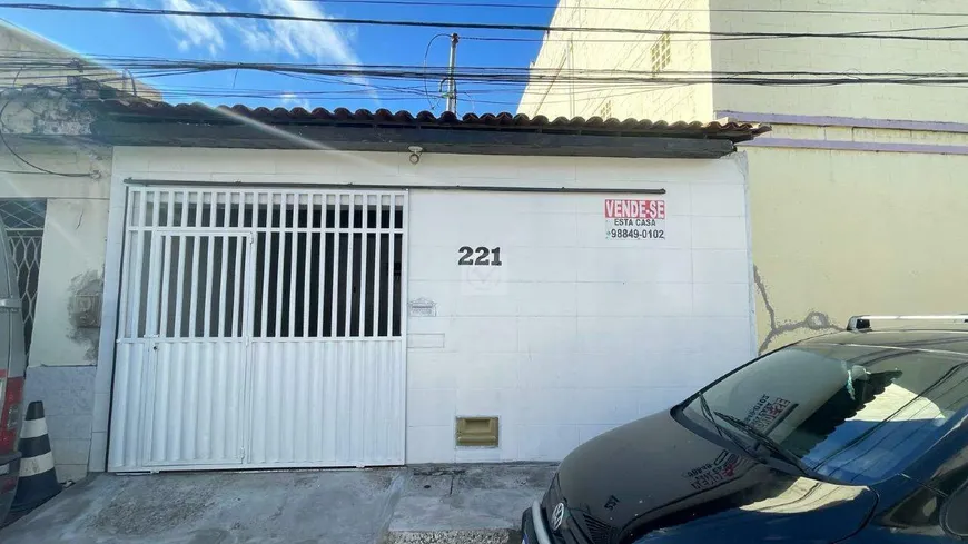 Foto 1 de Casa com 2 Quartos para alugar, 104m² em Centro, Aracaju