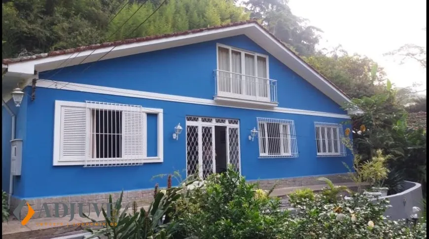 Foto 1 de Casa com 4 Quartos à venda, 195m² em Mosela, Petrópolis