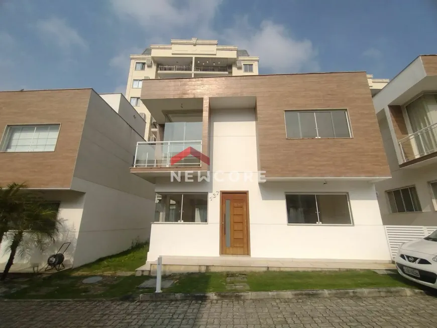 Foto 1 de Casa de Condomínio com 3 Quartos à venda, 150m² em Freguesia- Jacarepaguá, Rio de Janeiro