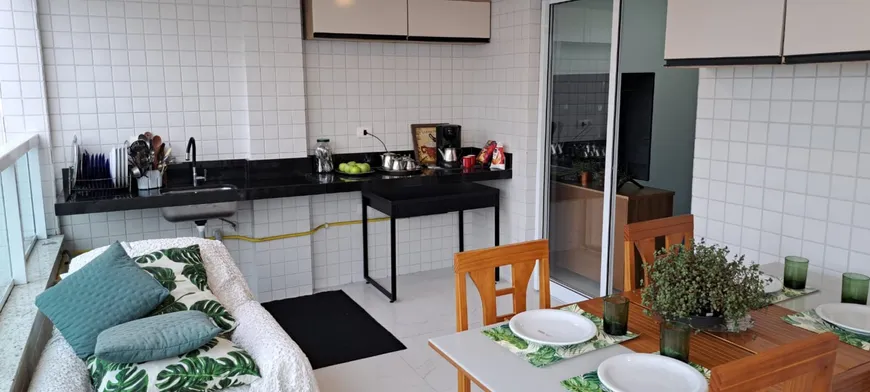 Foto 1 de Apartamento com 3 Quartos para alugar, 110m² em Vila Caicara, Praia Grande