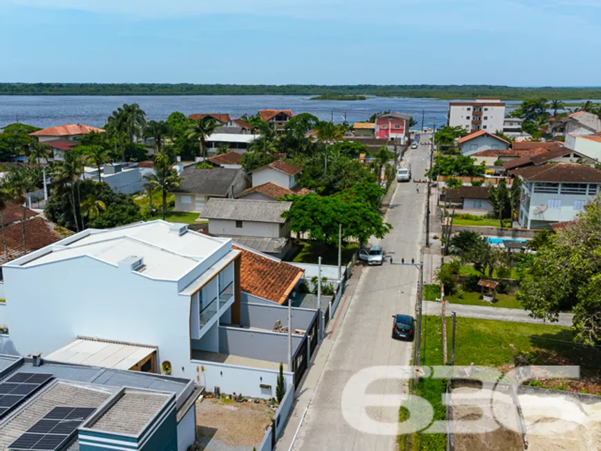 Foto 1 de Sobrado com 3 Quartos à venda, 122m² em Costeira, Balneário Barra do Sul