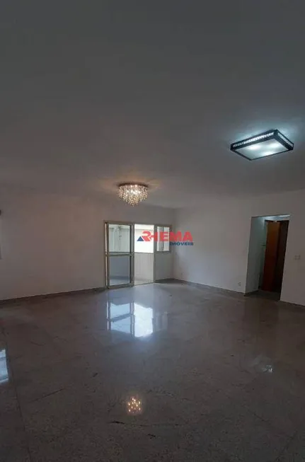 Foto 1 de Apartamento com 4 Quartos para alugar, 200m² em Gonzaga, Santos