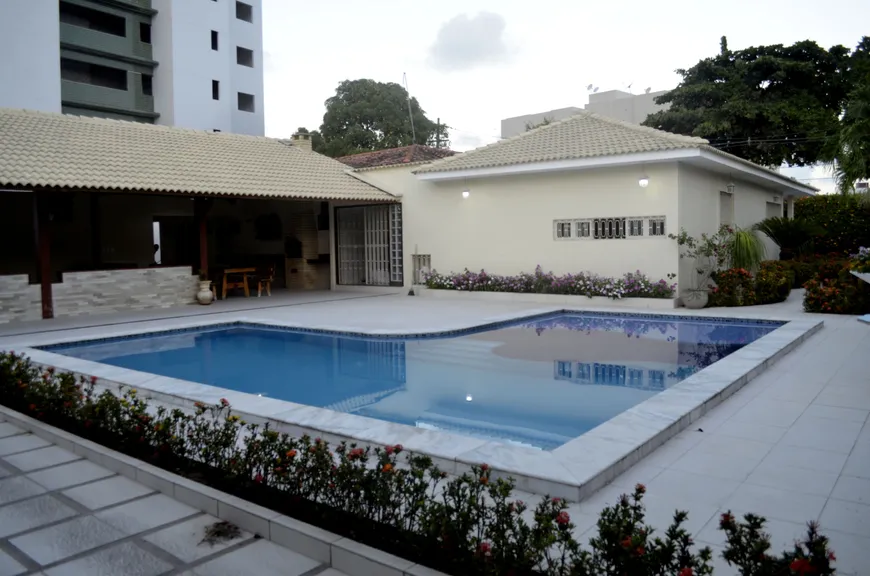 Foto 1 de Casa com 4 Quartos à venda, 417m² em Imbiribeira, Recife