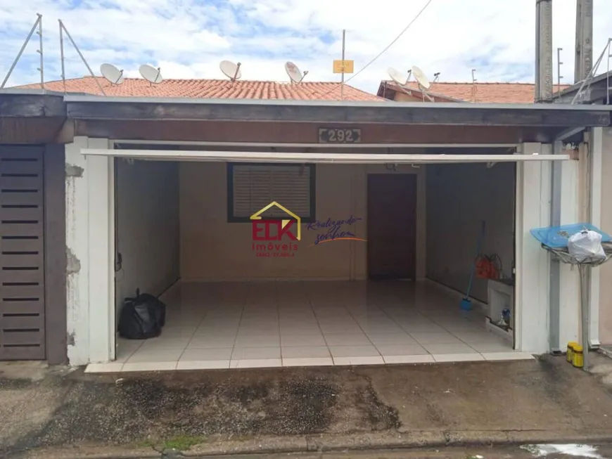 Foto 1 de Casa com 2 Quartos para alugar, 64m² em Piracangagua, Taubaté