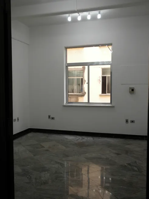 Foto 1 de Sala Comercial para alugar, 18m² em República, São Paulo