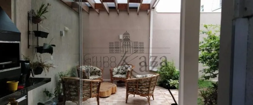 Foto 1 de Sobrado com 3 Quartos à venda, 200m² em Jardim Rodolfo, São José dos Campos