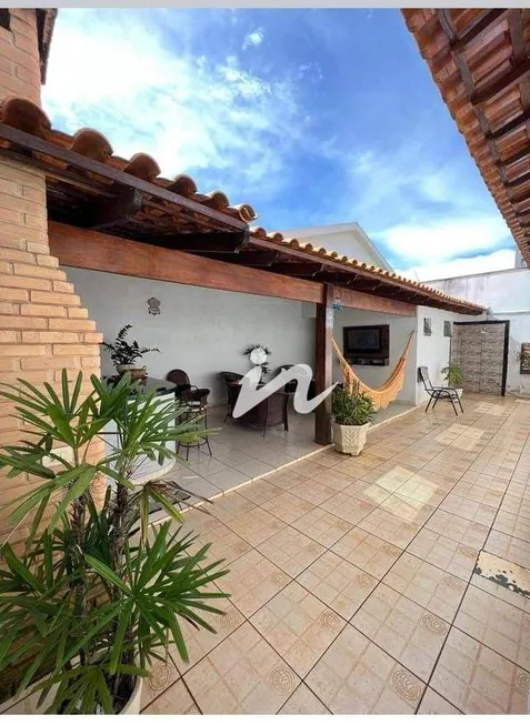 Foto 1 de Casa com 3 Quartos à venda, 167m² em Alto Umuarama, Uberlândia