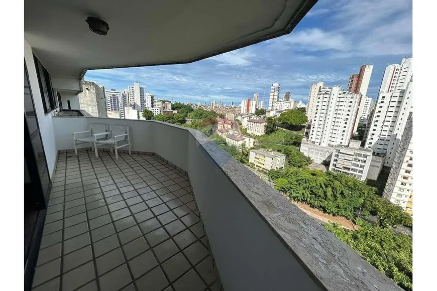 Foto 1 de Apartamento com 4 Quartos para alugar, 199m² em Graça, Salvador
