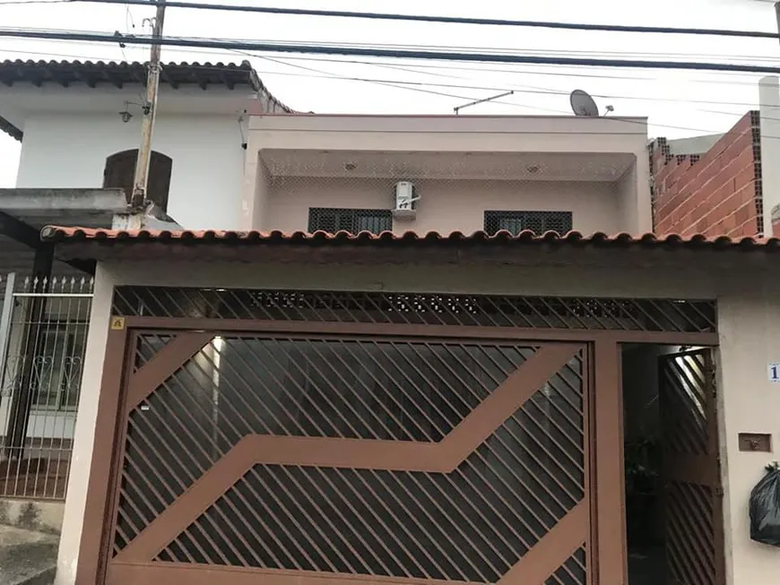 Foto 1 de Sobrado com 3 Quartos à venda, 130m² em Vila Lavínia, Mogi das Cruzes