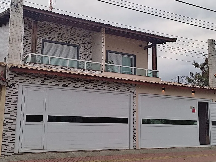 Foto 1 de Sobrado com 3 Quartos à venda, 126m² em Mirim, Praia Grande