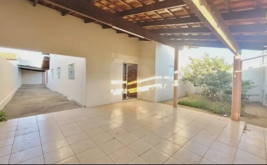 Foto 1 de Casa com 3 Quartos à venda, 127m² em Sibipiruna, Araguari