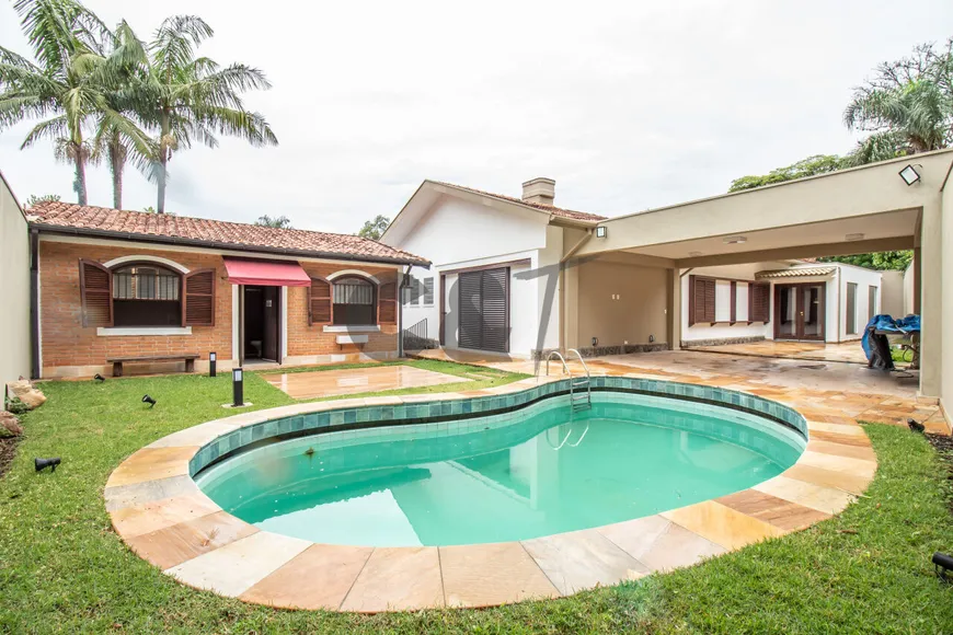 Foto 1 de Casa com 5 Quartos para alugar, 400m² em Jardim Marajoara, São Paulo