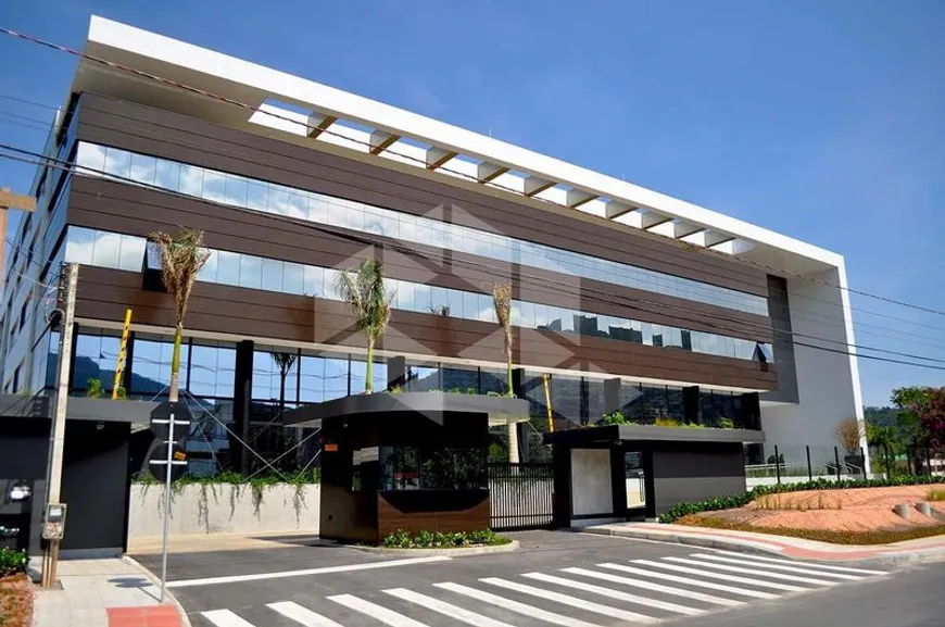 Foto 1 de Sala Comercial para alugar, 210m² em Saco Grande, Florianópolis