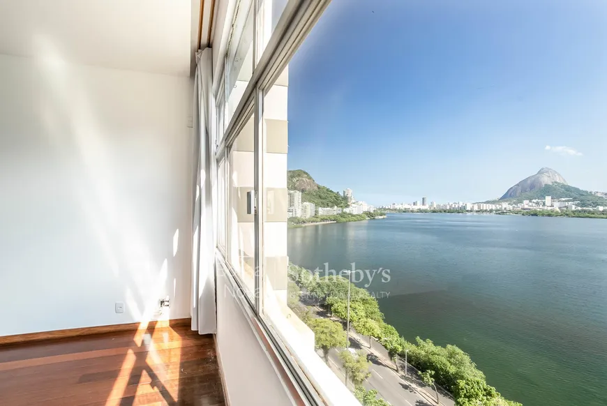 Foto 1 de Apartamento com 3 Quartos à venda, 110m² em Lagoa, Rio de Janeiro