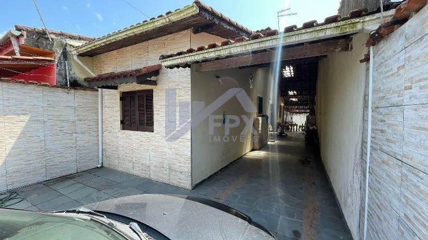 Foto 1 de Casa com 2 Quartos à venda, 85m² em Califórnia, Itanhaém