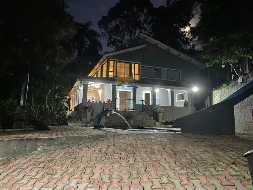 Foto 1 de Casa com 4 Quartos à venda, 1800m² em Centro, Embu das Artes