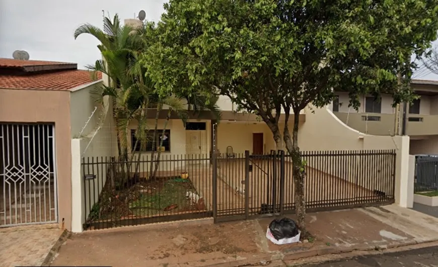 Foto 1 de Sobrado com 3 Quartos à venda, 300m² em Jardim Santo Antônio, Londrina