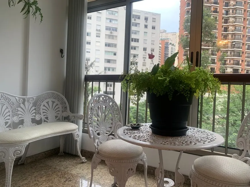 Foto 1 de Apartamento com 3 Quartos à venda, 278m² em Jardins, São Paulo