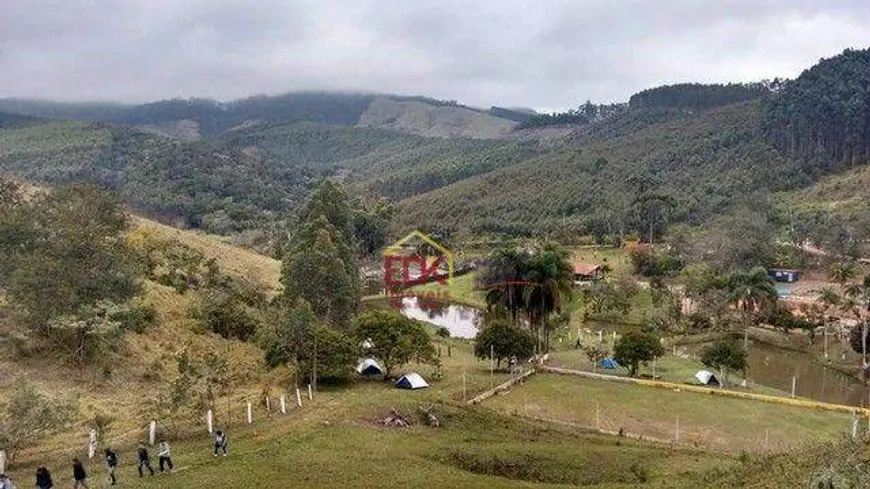 Foto 1 de Fazenda/Sítio com 2 Quartos à venda, 130m² em Itapeti, Mogi das Cruzes