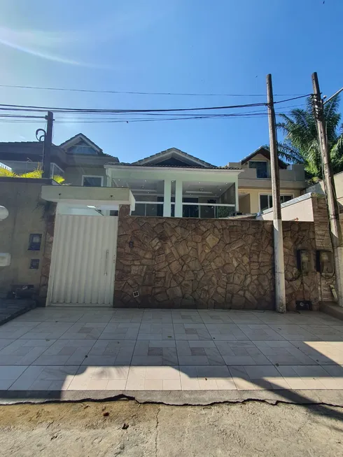 Foto 1 de Casa com 3 Quartos à venda, 180m² em Vargem Pequena, Rio de Janeiro