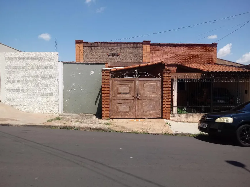 Foto 1 de Casa com 2 Quartos para alugar, 180m² em Jardim Ricetti, São Carlos