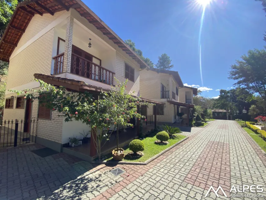 Foto 1 de Casa de Condomínio com 4 Quartos à venda, 135m² em Quebra Frascos, Teresópolis