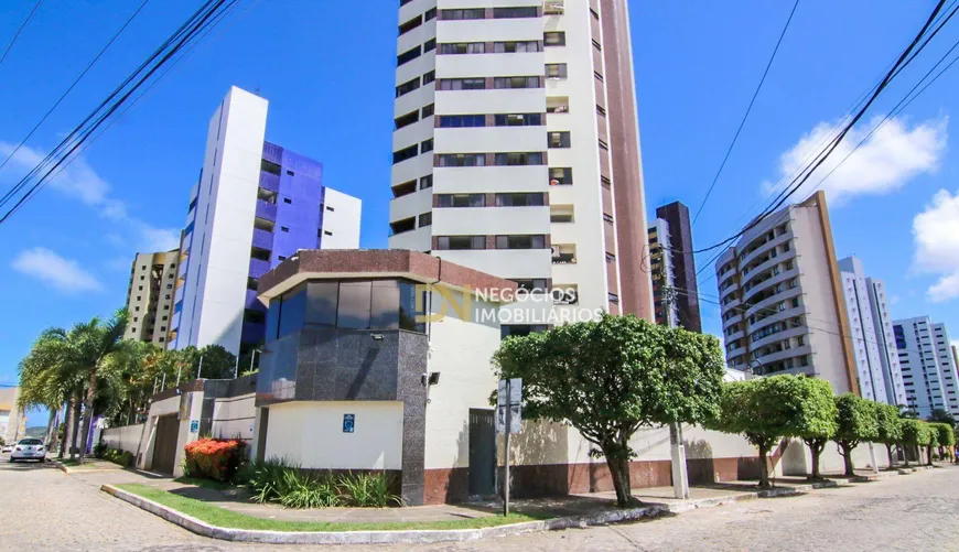 Foto 1 de Apartamento com 4 Quartos para venda ou aluguel, 280m² em Candelária, Natal