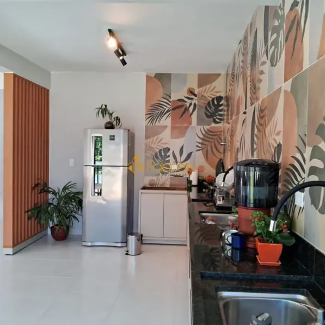 Foto 1 de Sobrado com 4 Quartos à venda, 160m² em Horto, Ubatuba