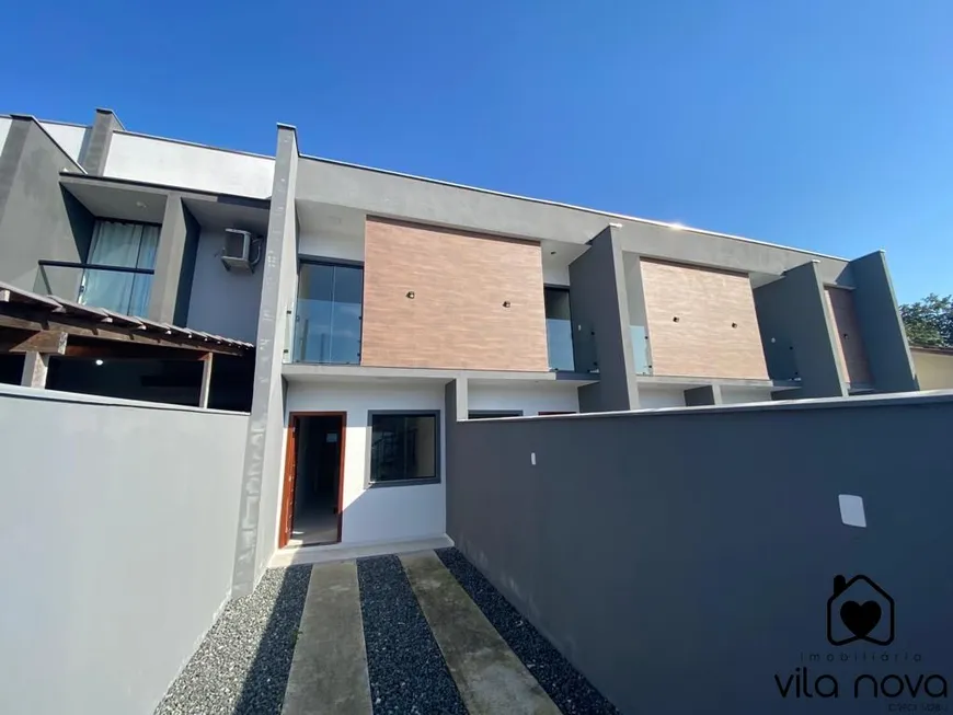 Foto 1 de Casa com 2 Quartos à venda, 70m² em Vila Nova, Joinville