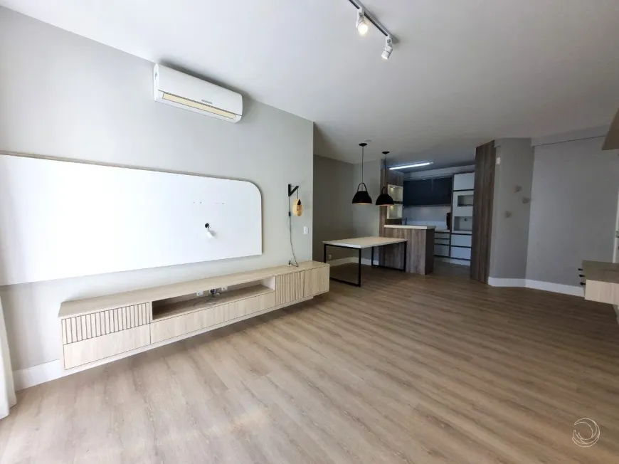 Foto 1 de Apartamento com 3 Quartos à venda, 86m² em Itacorubi, Florianópolis