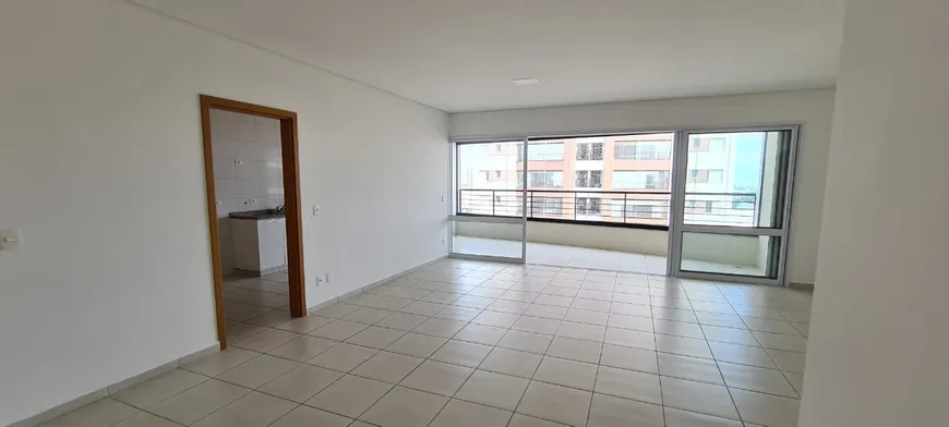 Foto 1 de Apartamento com 3 Quartos para alugar, 155m² em Vila Edmundo, Taubaté