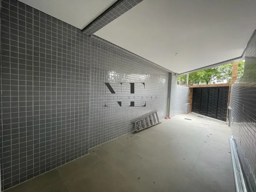 Foto 1 de Casa com 3 Quartos à venda, 280m² em Embaré, Santos