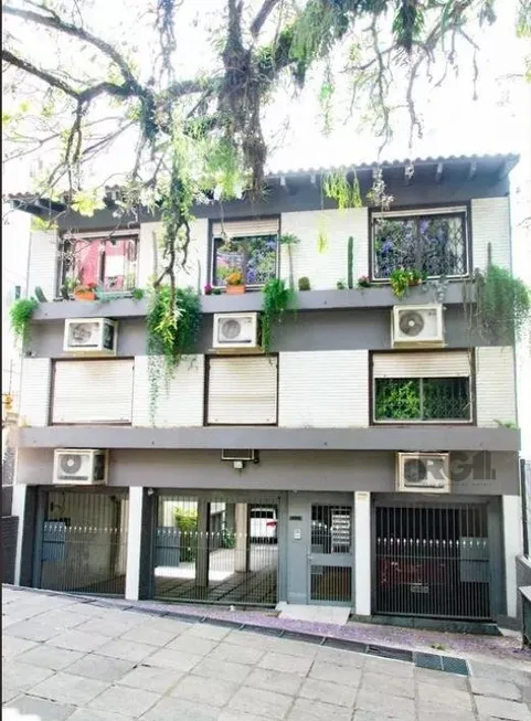 Foto 1 de Apartamento com 3 Quartos à venda, 100m² em Rio Branco, Porto Alegre