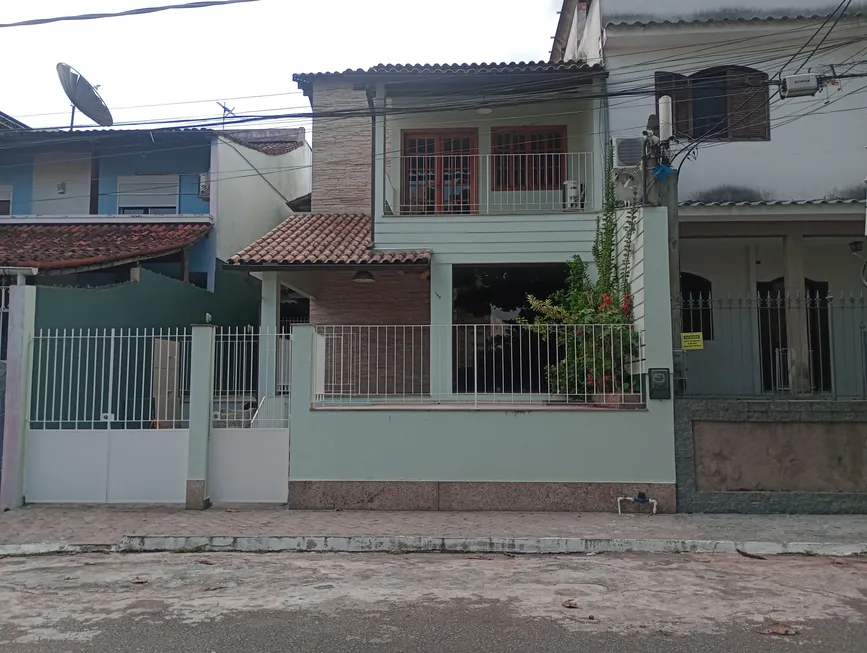 Foto 1 de Casa com 3 Quartos à venda, 10m² em Maria da Luz, Nova Iguaçu