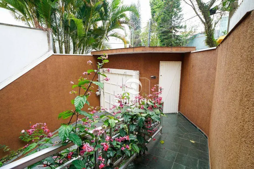 Foto 1 de Sobrado com 3 Quartos à venda, 330m² em Jardim Bela Vista, Santo André