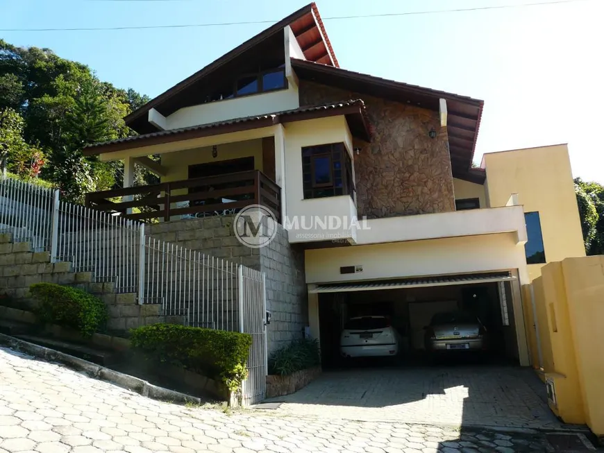 Foto 1 de Casa com 3 Quartos à venda, 328m² em Cabeçudas, Itajaí