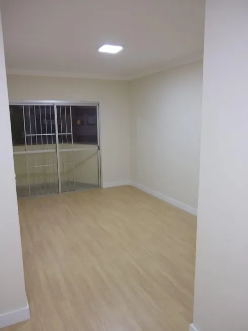 Foto 1 de Apartamento com 3 Quartos à venda, 72m² em Vila Itapura, Campinas