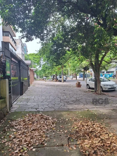 Foto 1 de Casa com 5 Quartos à venda, 100m² em Petrópolis, Porto Alegre