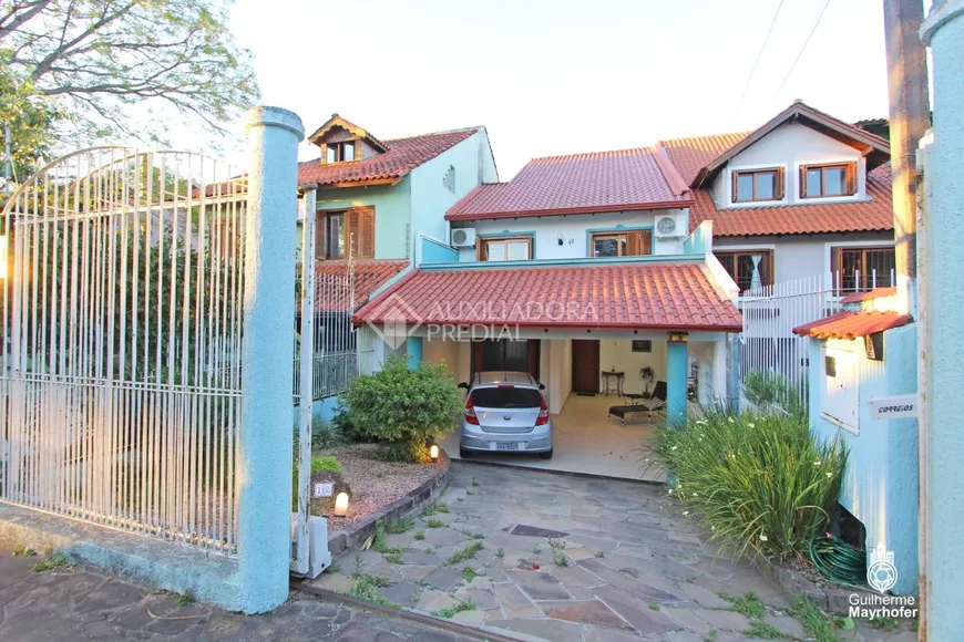 Foto 1 de Casa com 3 Quartos à venda, 154m² em Ipanema, Porto Alegre