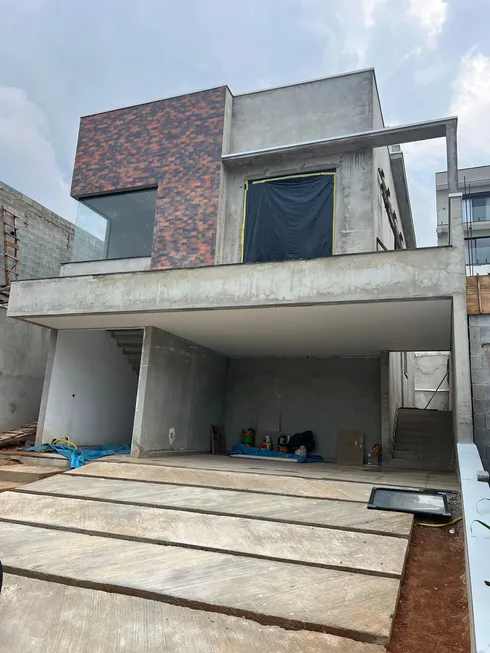 Foto 1 de Sobrado com 3 Quartos à venda, 210m² em Cezar de Souza, Mogi das Cruzes