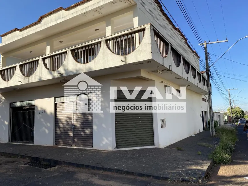 Foto 1 de Apartamento com 5 Quartos à venda, 350m² em Segismundo Pereira, Uberlândia