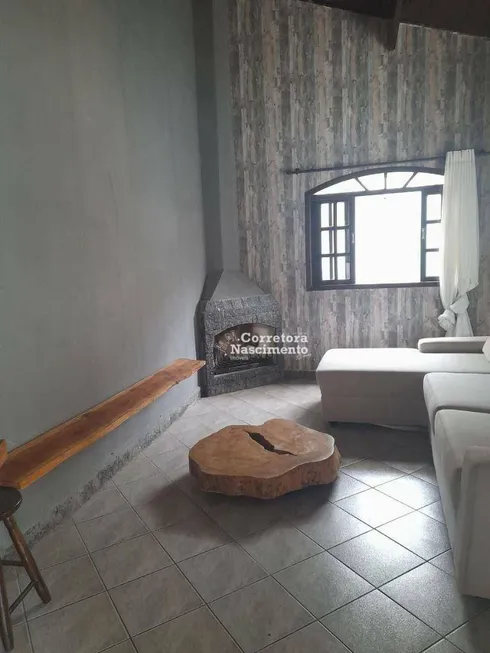 Foto 1 de Casa com 3 Quartos para alugar, 200m² em Jardim Terras de Sao Joao, Jacareí