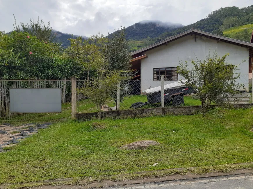 Foto 1 de Casa com 5 Quartos à venda, 200m² em Centro, São Bento do Sapucaí