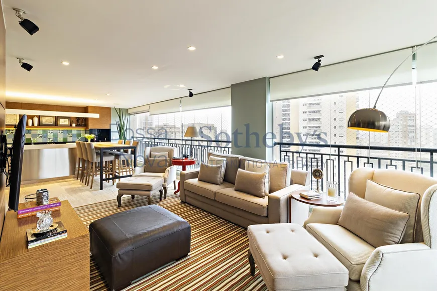 Foto 1 de Apartamento com 4 Quartos à venda, 250m² em Vila Mariana, São Paulo