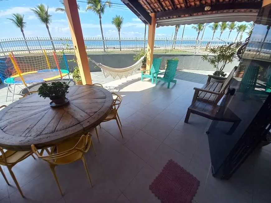 Foto 1 de Casa com 4 Quartos à venda, 160m² em Solemar, Praia Grande
